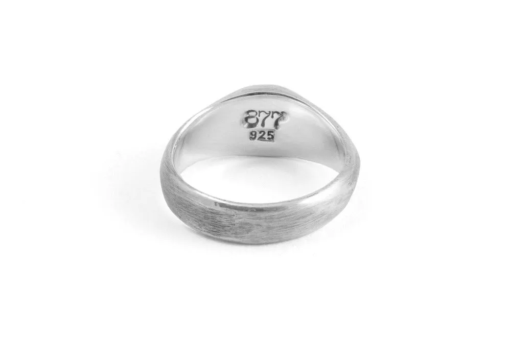 #011 - Signet Ring Eye