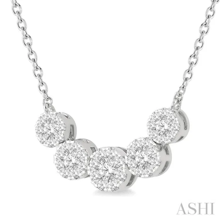 1/2 Ctw Round Cut Diamond Lovebright Necklace in 14K White Gold