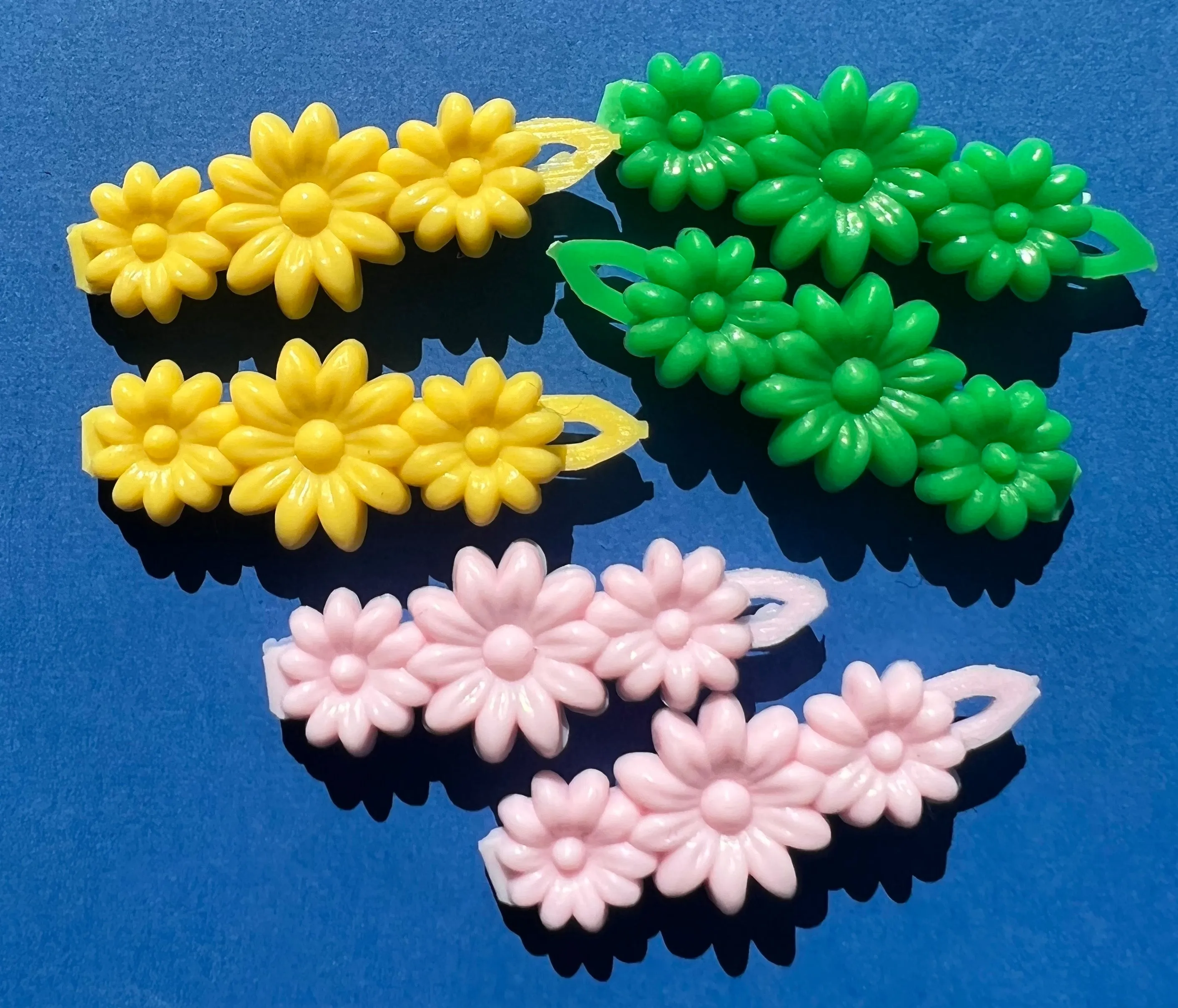 2 Pairs of 1970s Plastic 4cm Hair Grips - Made in Hong kong