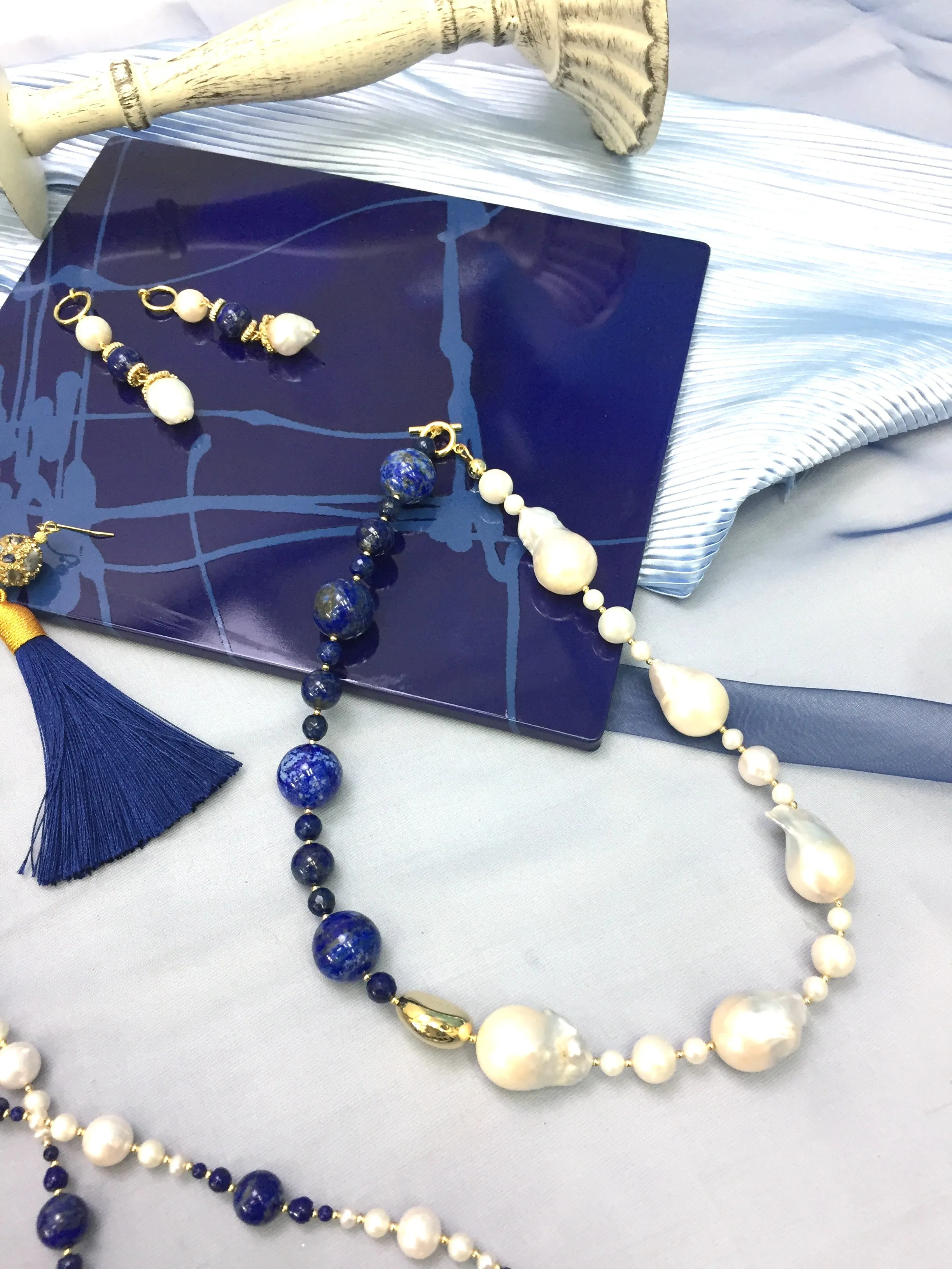 Baroque Pearls With Blue Lapis Choker Necklace DN210