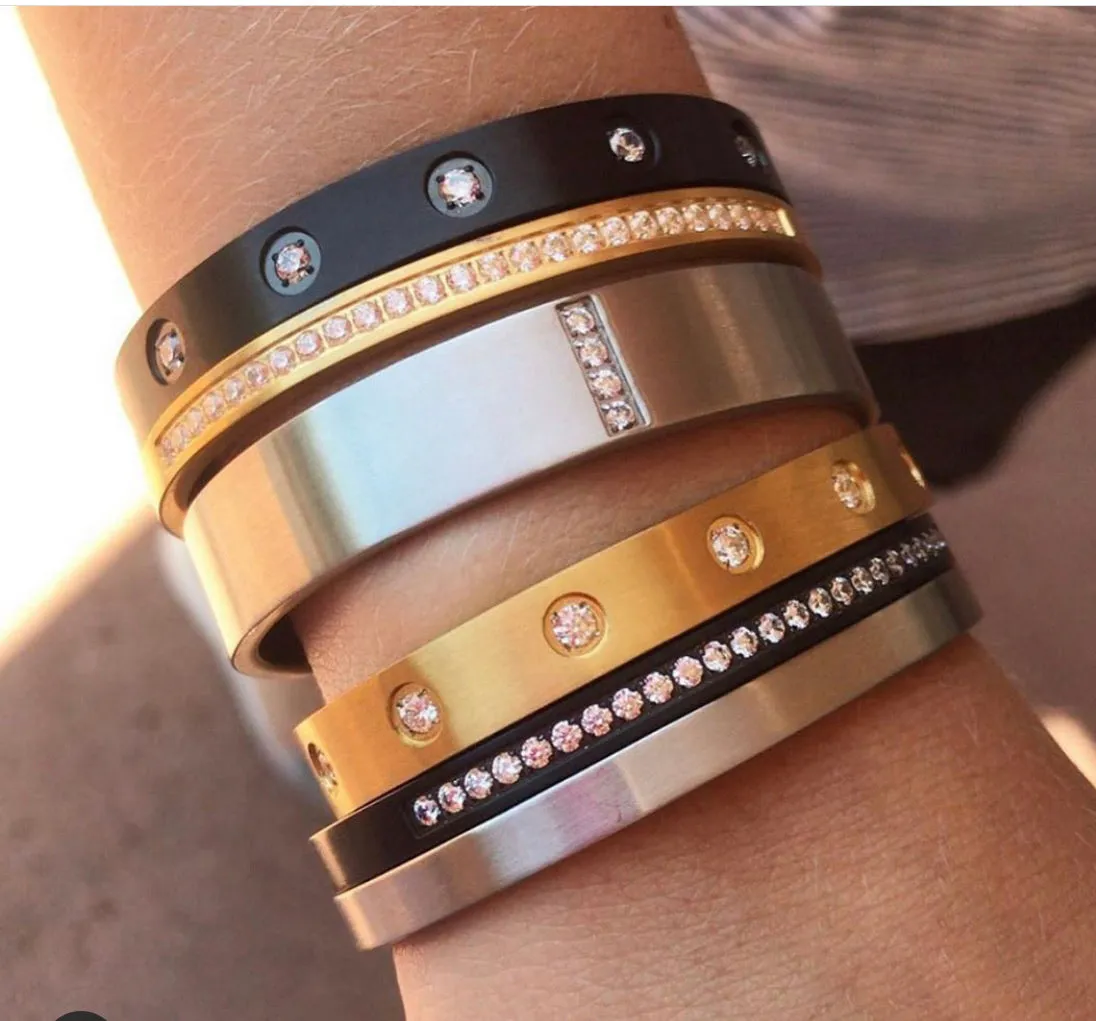 B.Tiff Star Bracelet Black