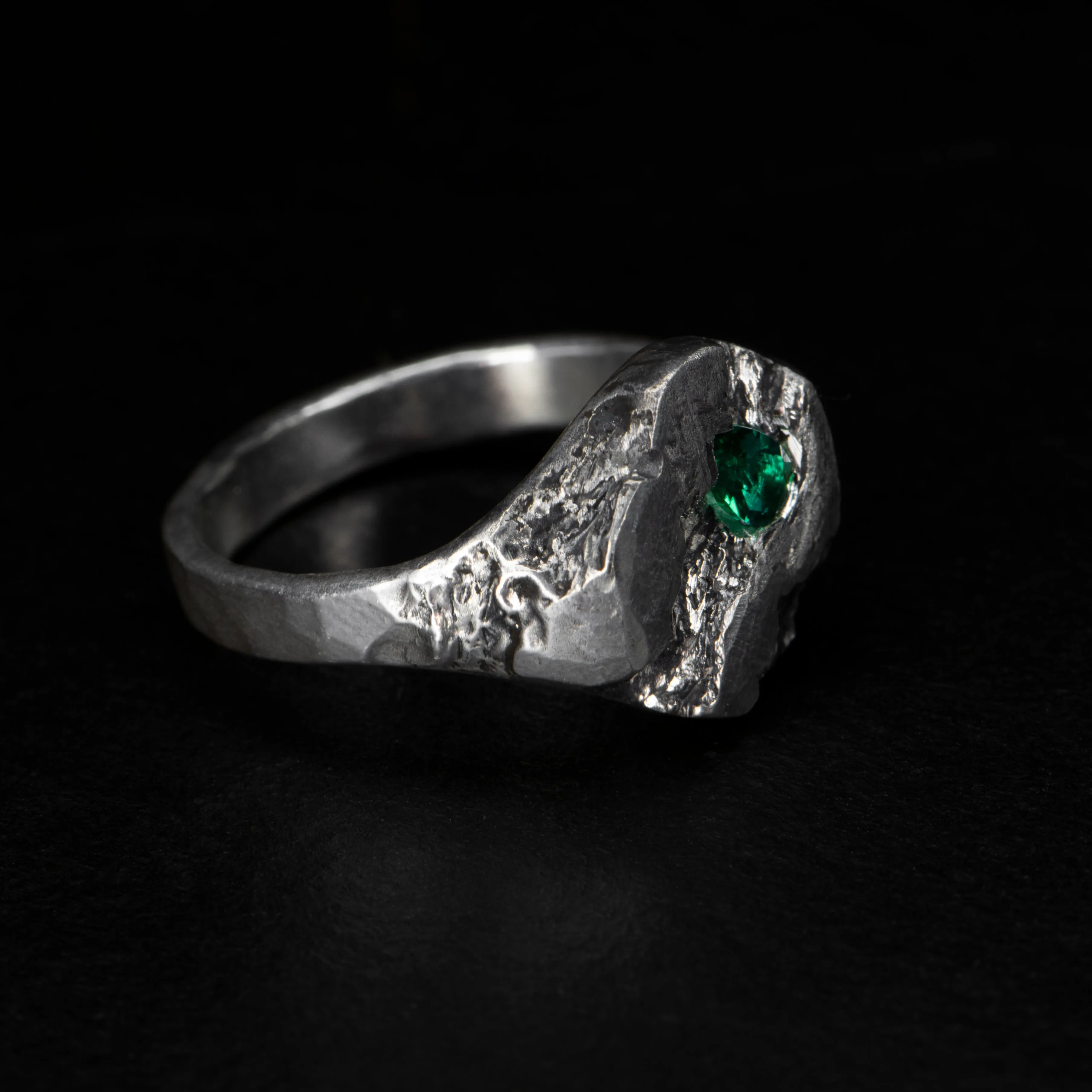 Emerald Signet Ring - VIRIDIAN