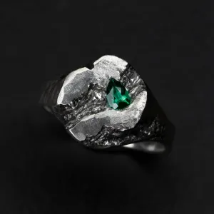 Emerald Signet Ring - VIRIDIAN