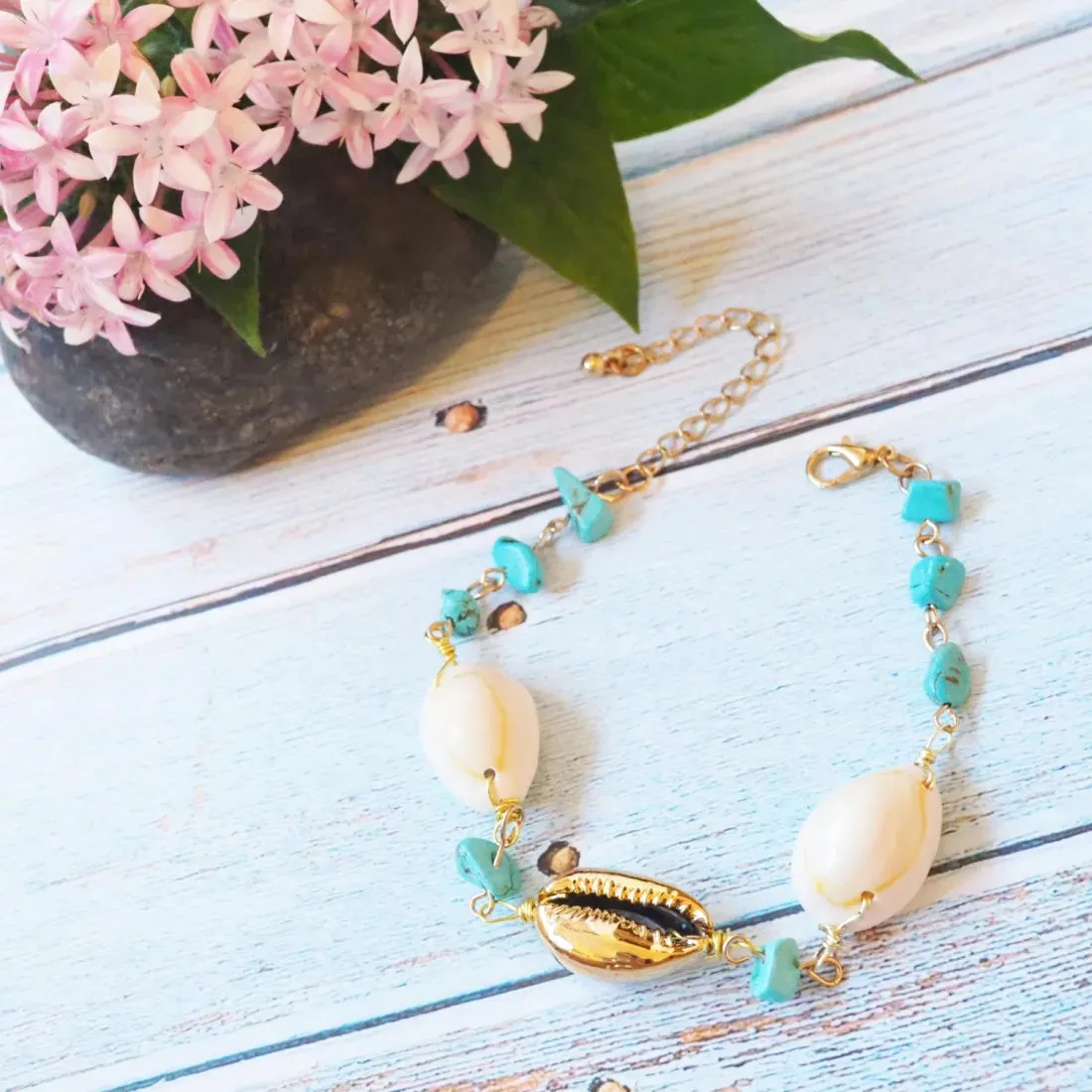 Kauai Cowry Gold Hawaiian Bracelet