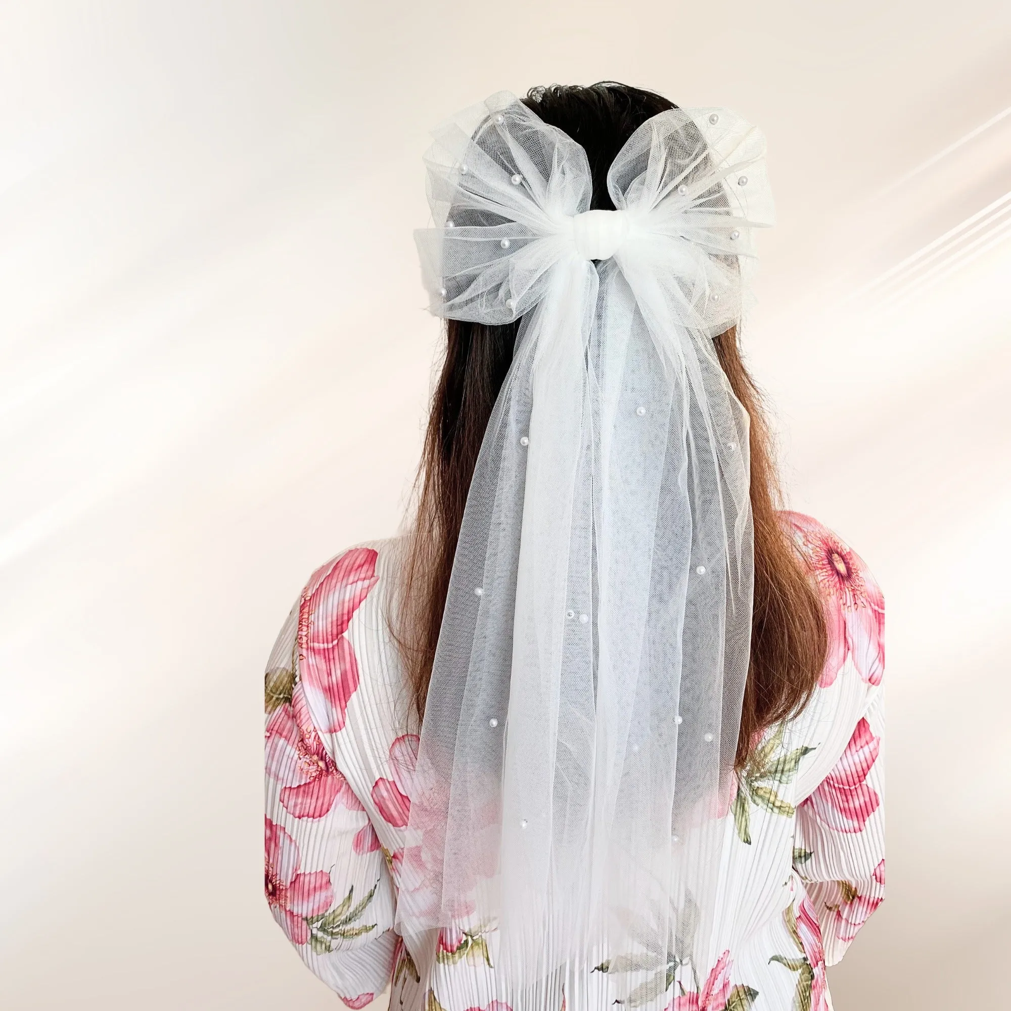 Pearl Bow Veil