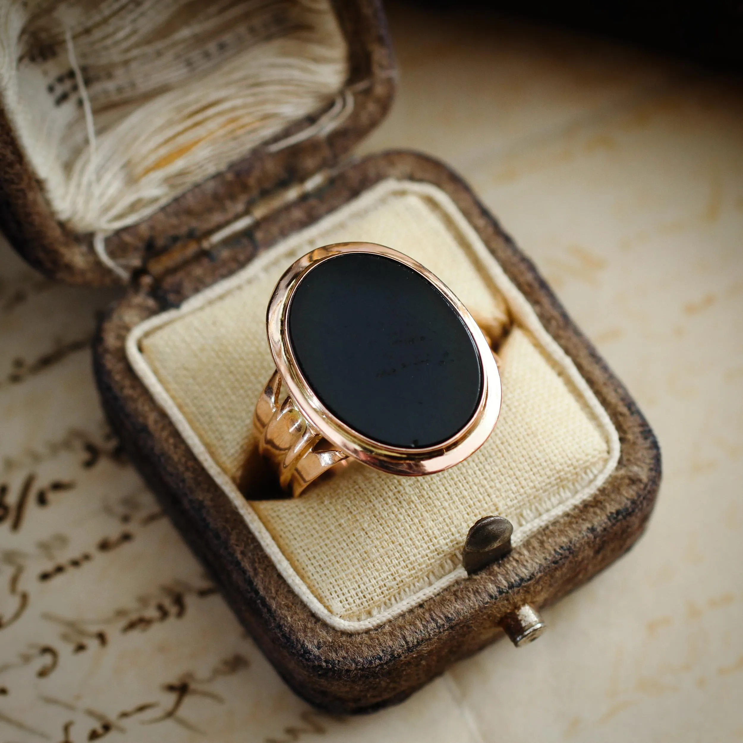 Prestigious Georgian 18ct Gold & Black Onyx Ring