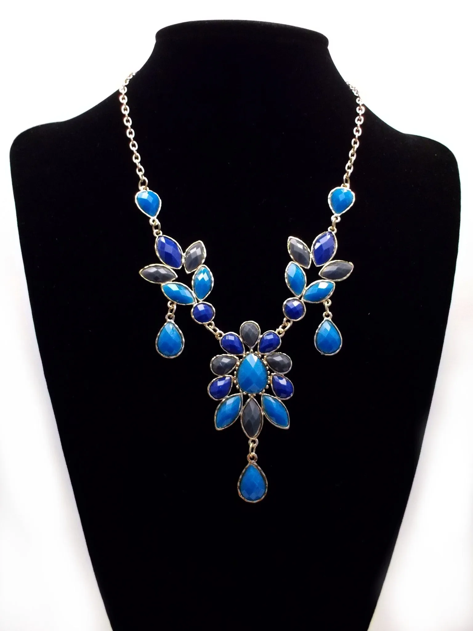 Shades of Blue Teardrop Leaf Necklace