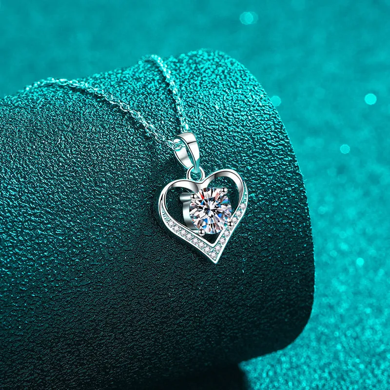 Silver Moissanite Heart-Shaped Necklace Love Pendant Valentine Gift