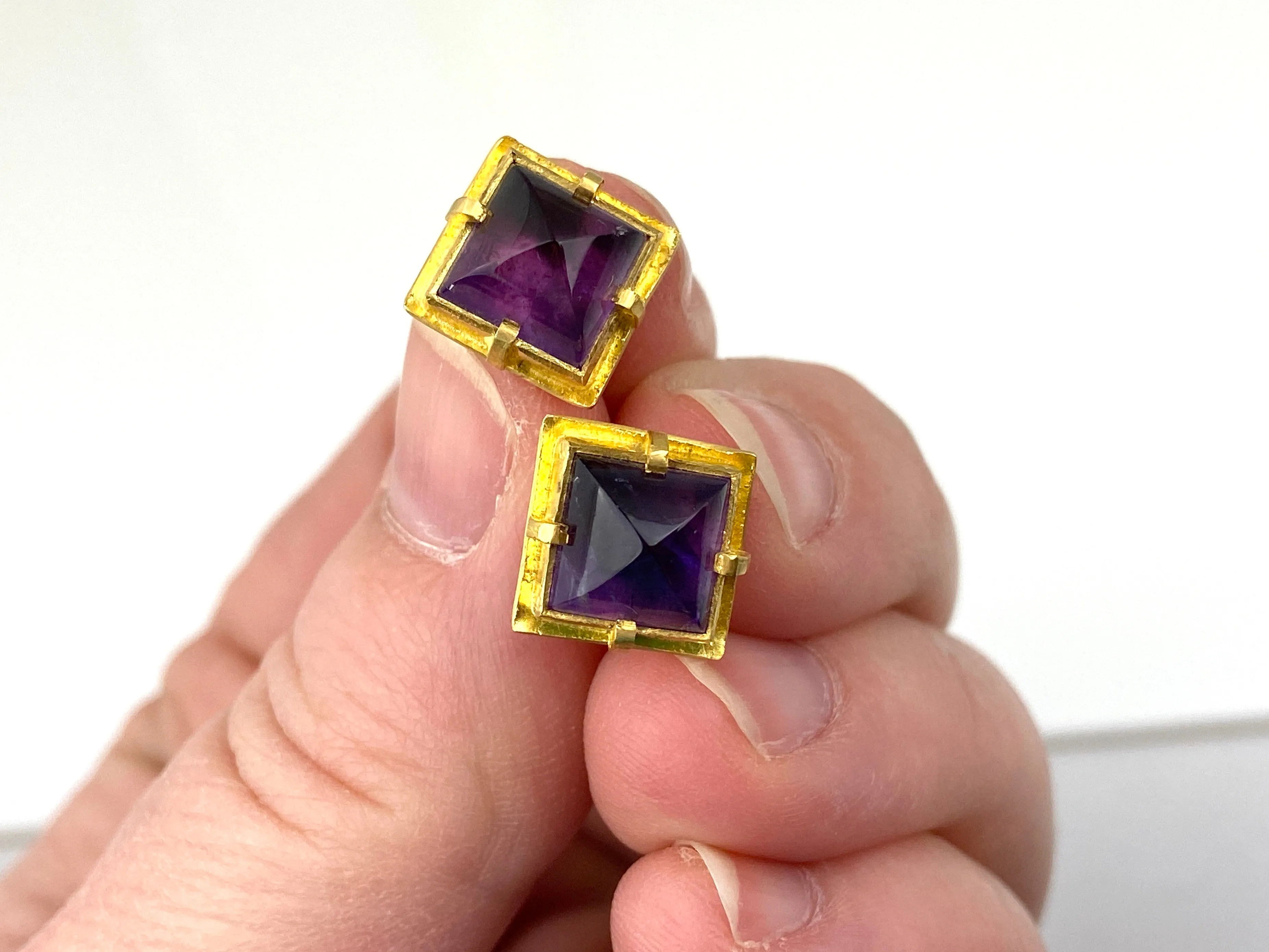 VETUS AMETHYST STUD EARRINGS